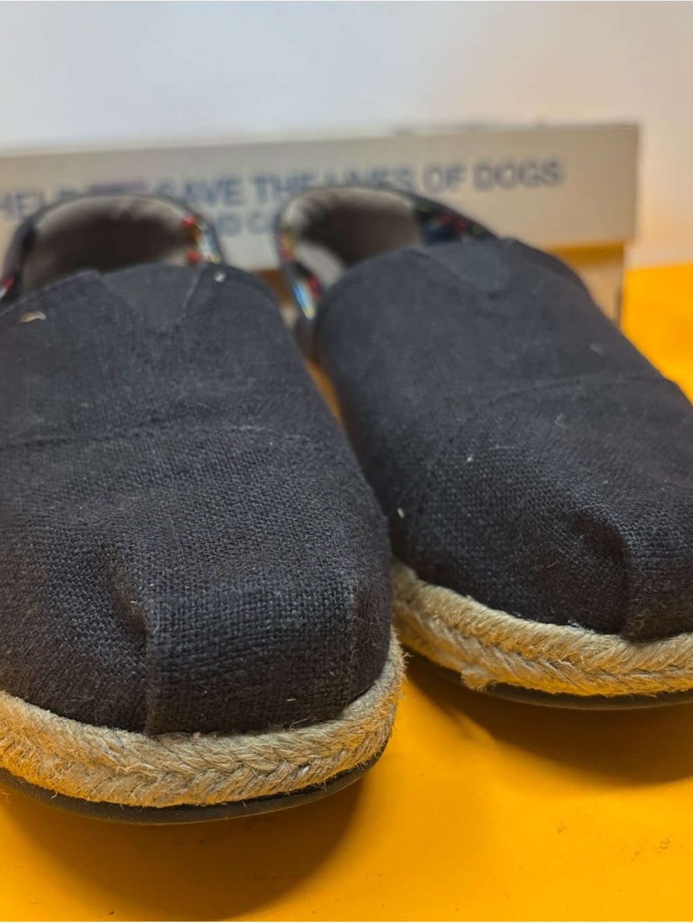 Sz 9 Skechers BOBS Black Canvas Slip-On Espadrille with Colorful Floral Lining - Picture 13 of 16